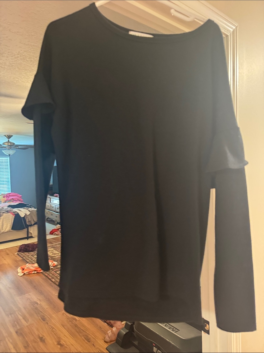 Chris & Carol Black Long Sleeve Crewneck Top